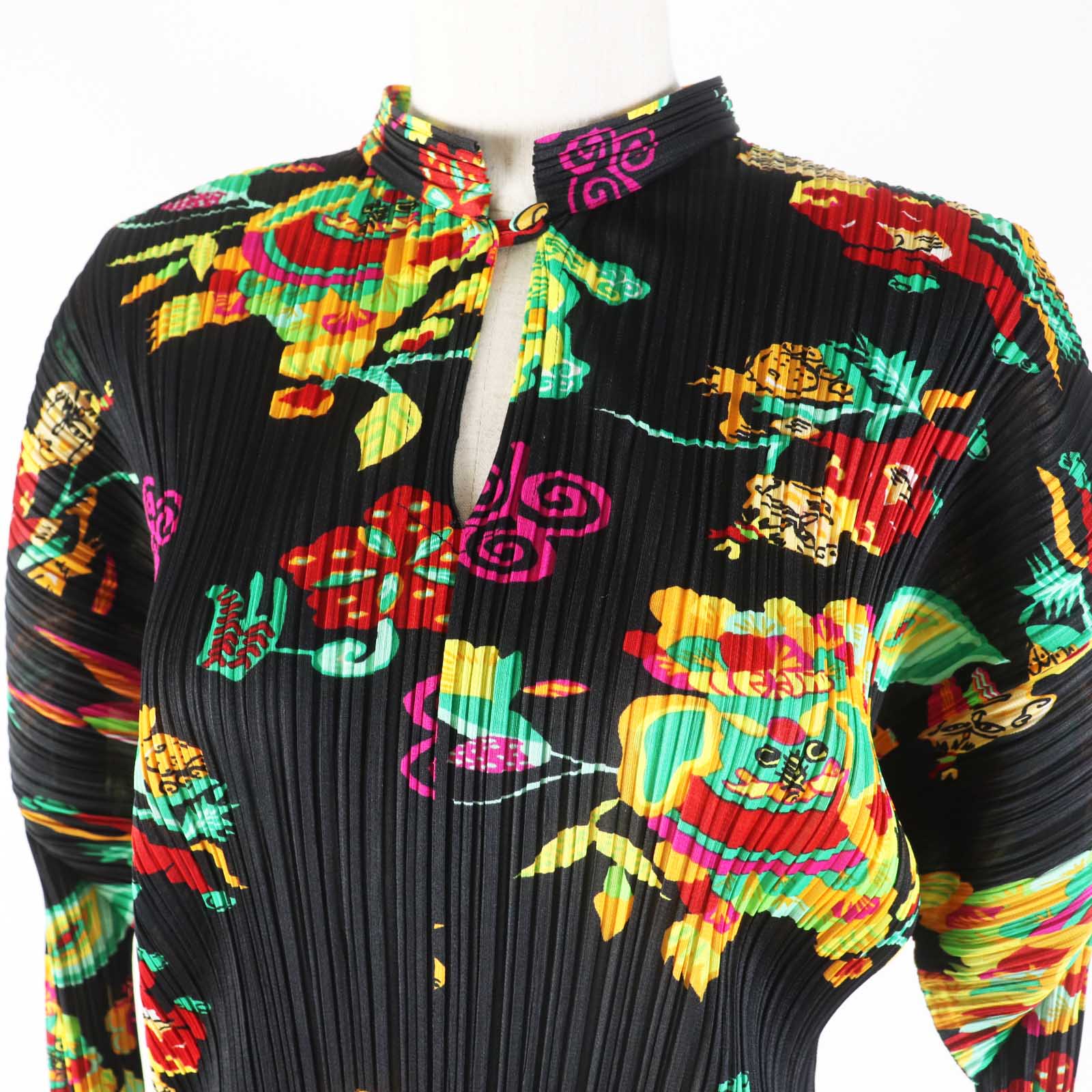 Excellent PLEATS PLEASE tops Chinese Lion Auspicious Pattern black multi 3 PP81-JK590