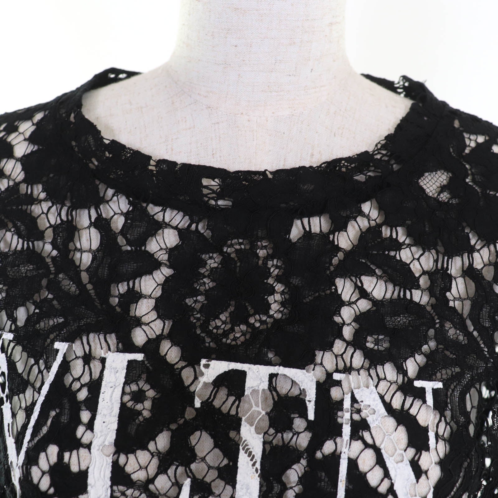 Excellent VALENTINO tops VLTN logo all lace short sleeves black Rayon Women S