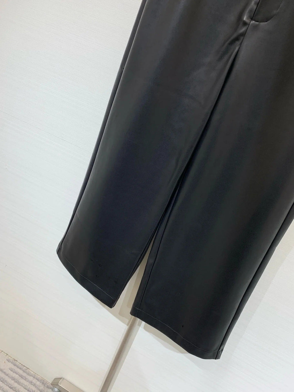DIOR 25S LEATHER CROPPED PANTS 666